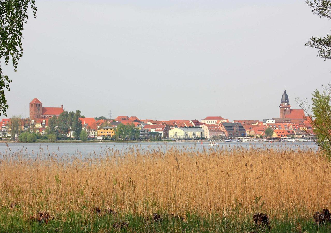 Ferienhaus Mit Separater Wohnung Waren See 9441 Екстериор снимка